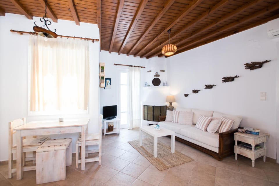 Escape to Mykonos - Entire place by Ornos beach Apartment in Mykonos, Mikonos 846 00, Greece