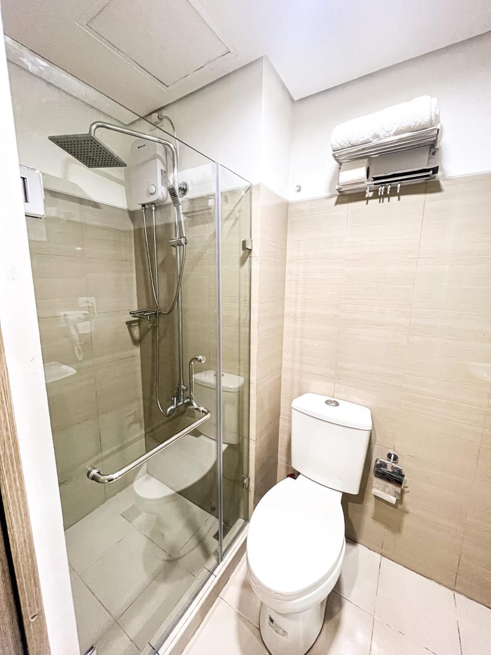 Sabina's one bedroom condo at Shore tower C Apartment in Pasay