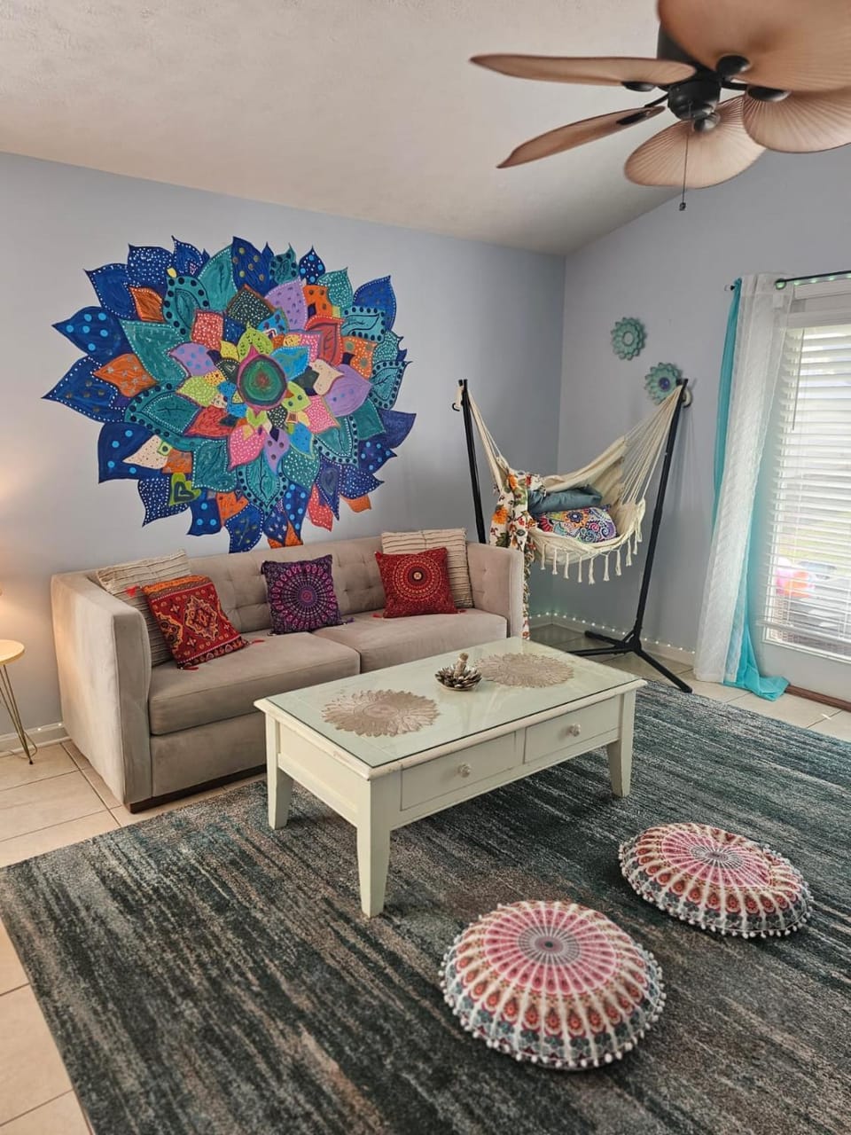 Living room, Decorative detail, Seating area