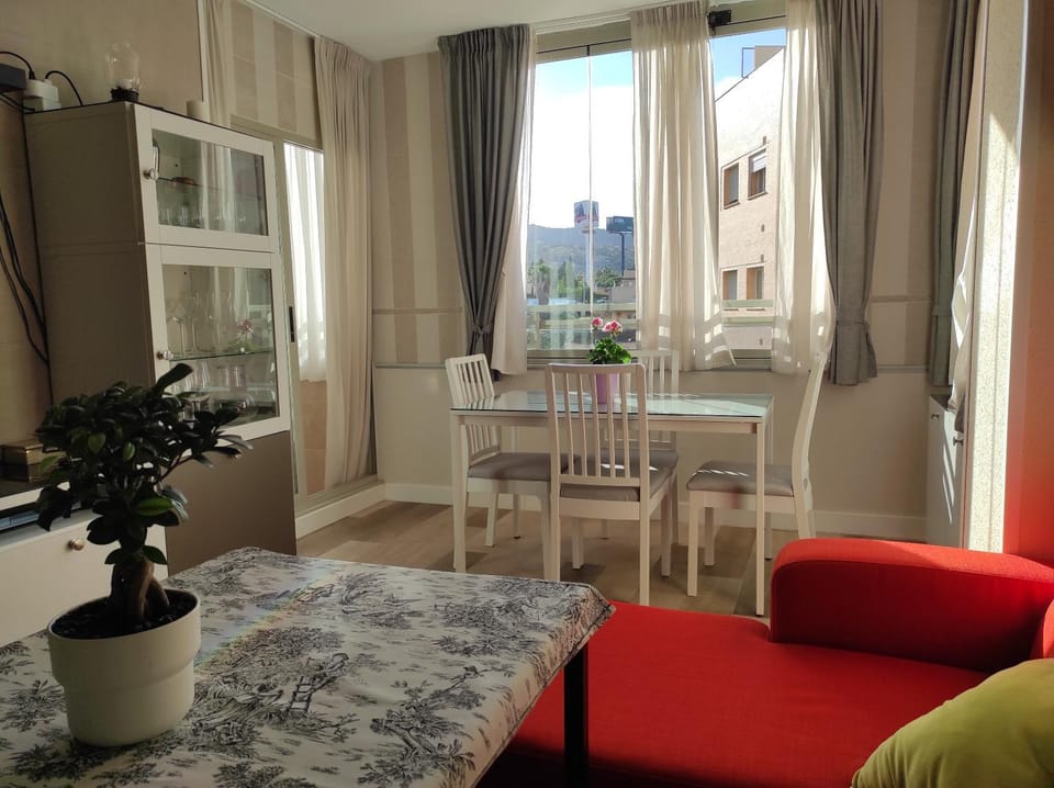 Living room, Lounge or bar, Seating area, Dining area