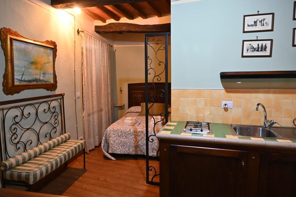 Living room, Photo of the whole room