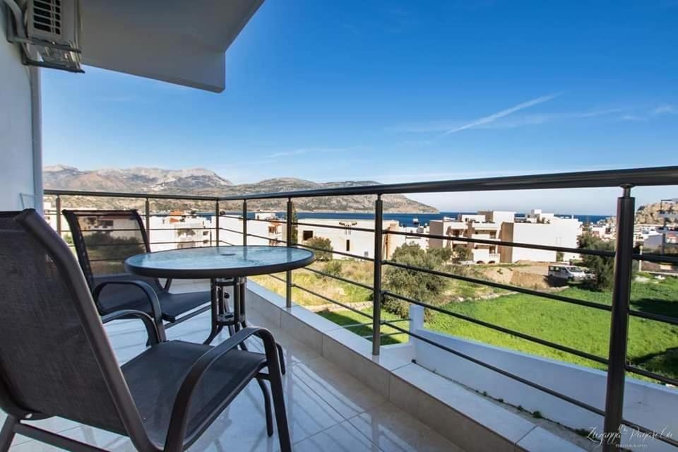 Balcony/Terrace, City view, Street view