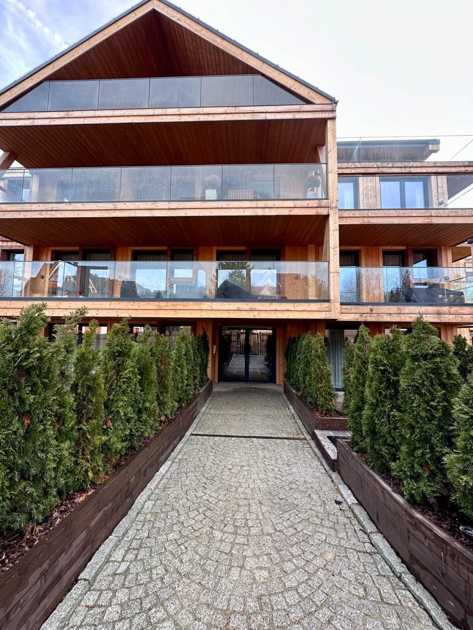 Facade/entrance