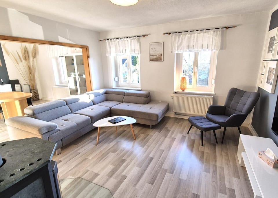 Communal lounge/ TV room, TV and multimedia, Living room