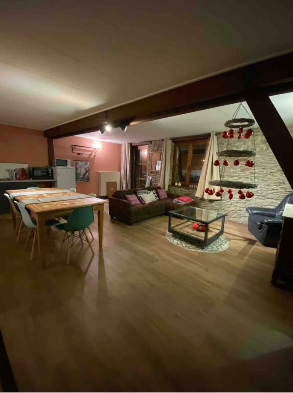 Living room, Dining area, Meals, Breakfast, Lunch, pet friendly, kitchen