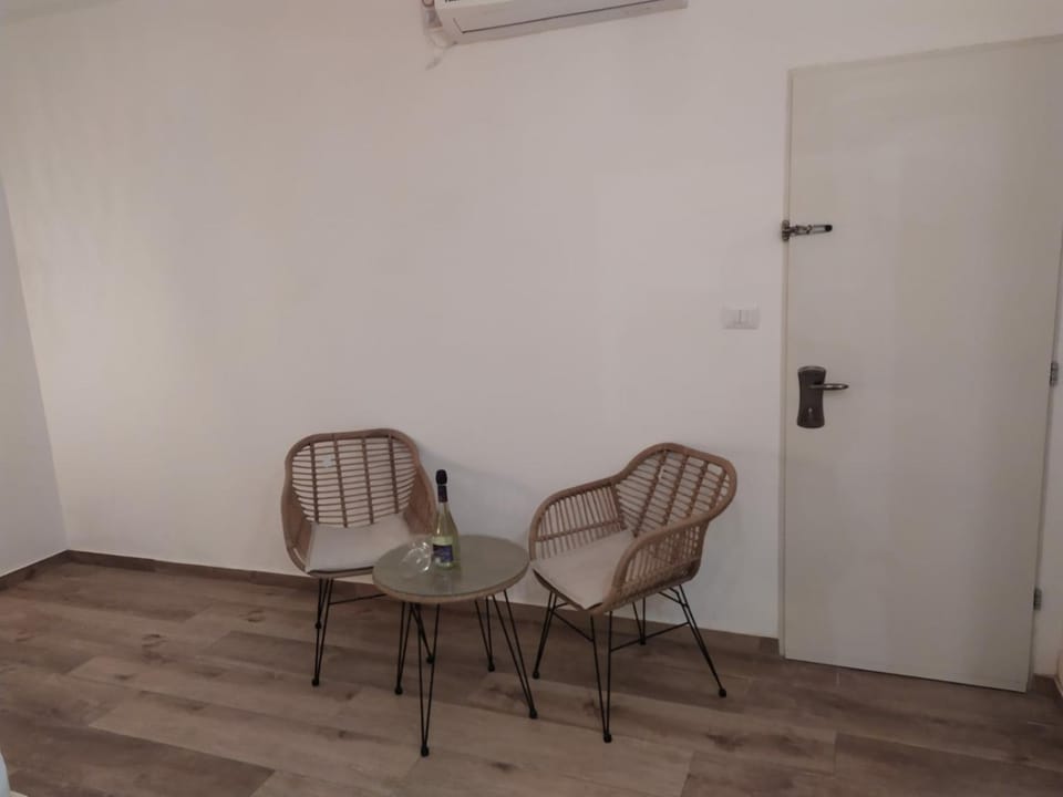 מדבריות השחר Apartment in South District