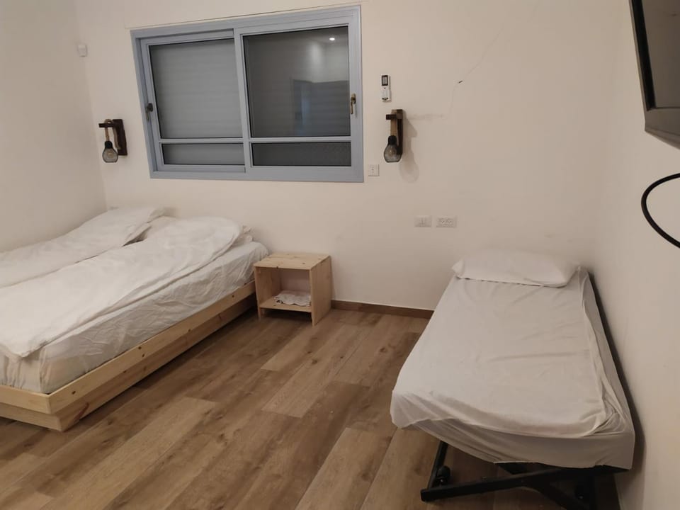 מדבריות השחר Apartment in South District