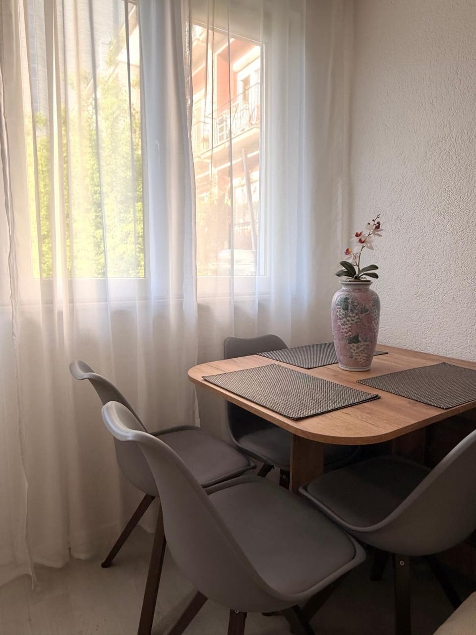 Hotspot Apartment- Spacious Two-Bedroom in City Centre Apartment in Serbia