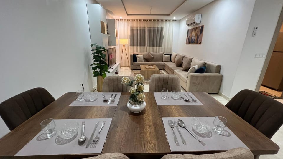Living room, Dining area