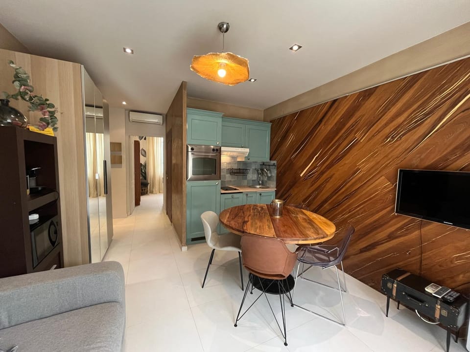 minibar, kitchen