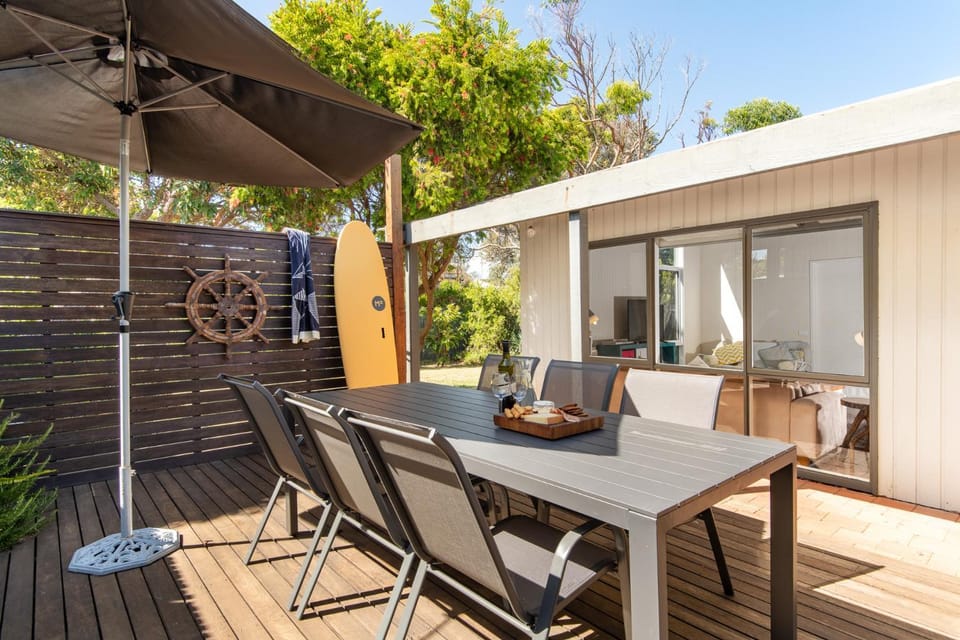 Patio, Day, Winter, BBQ facilities, BBQ facilities, Garden, View (from property/room), Balcony/Terrace, Balcony/Terrace, Seating area, Dining area, Garden view, Garden view, Dinner, Dinner, Inner courtyard view, locker