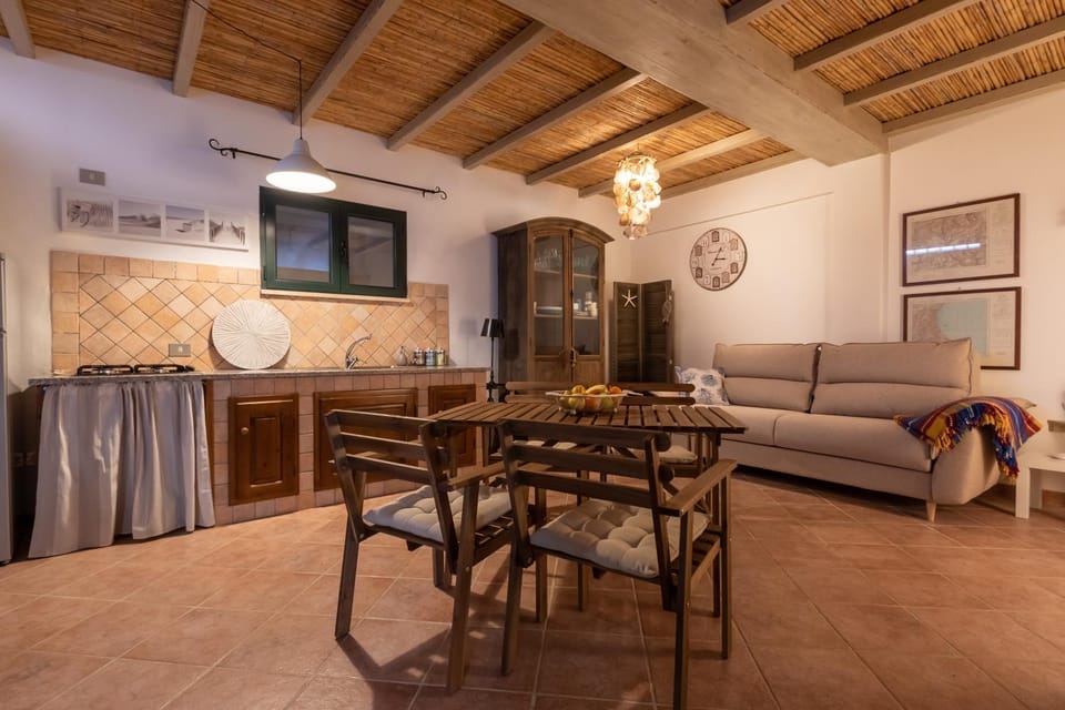 Kitchen or kitchenette, Living room, kitchen