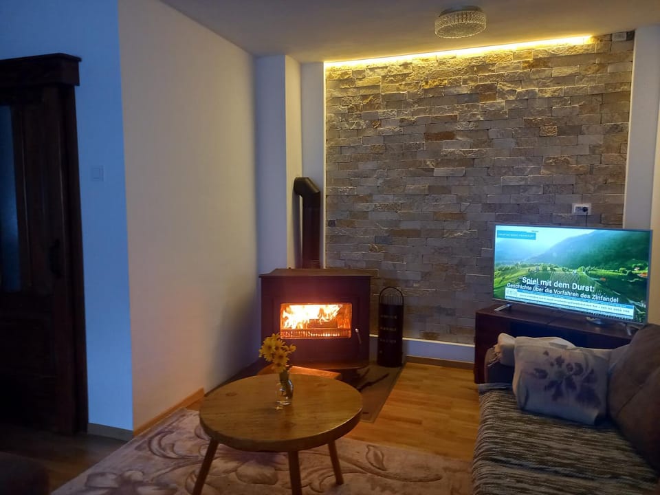 Konak Ugnji-Village House in Budva Municipality