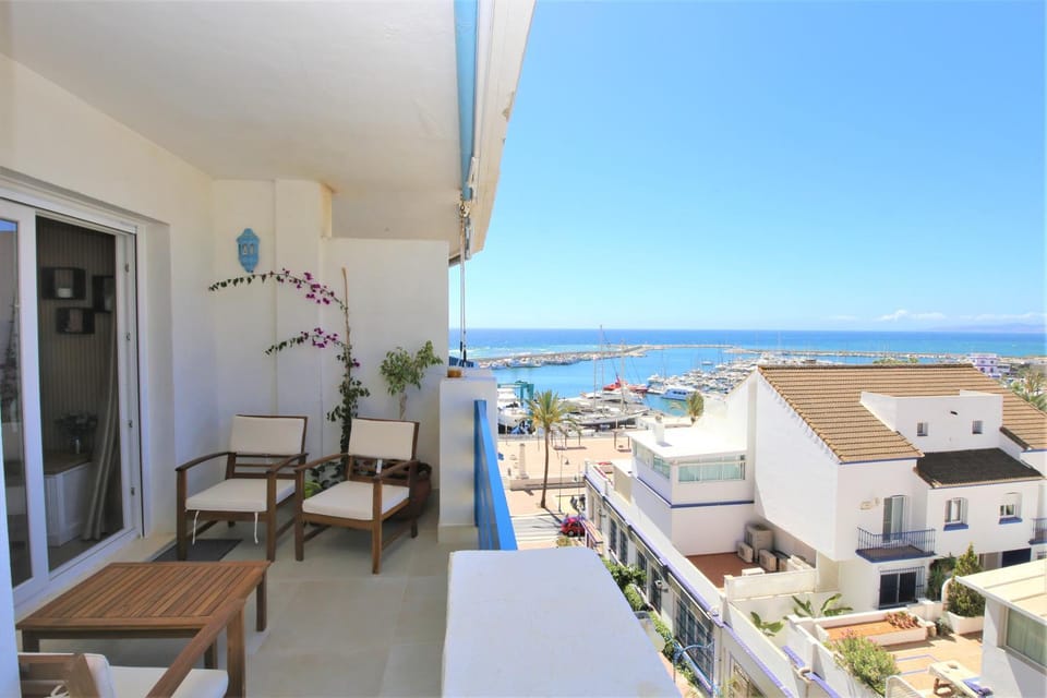 Property building, View (from property/room), Balcony/Terrace, Balcony/Terrace, Seating area, Sea view