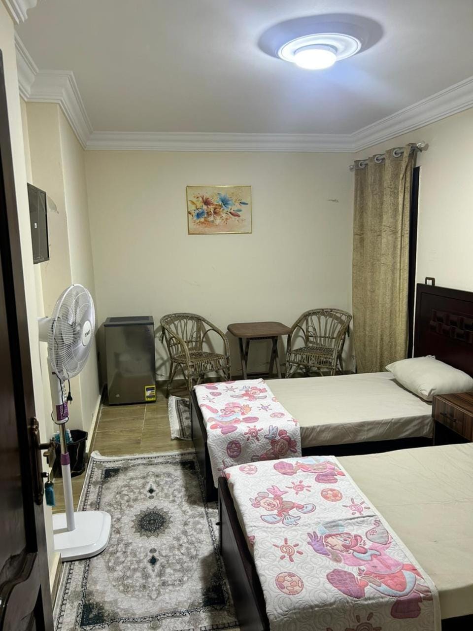 Bed, TV and multimedia, Living room, Photo of the whole room, Seating area, Dining area, Bedroom, furniture