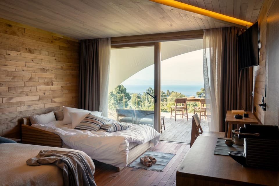 TV and multimedia, View (from property/room), Balcony/Terrace, Living room, Sea view