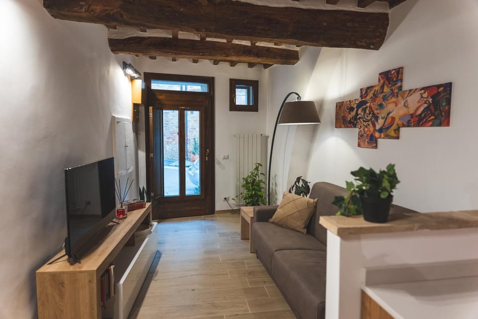TV and multimedia, Living room, Seating area