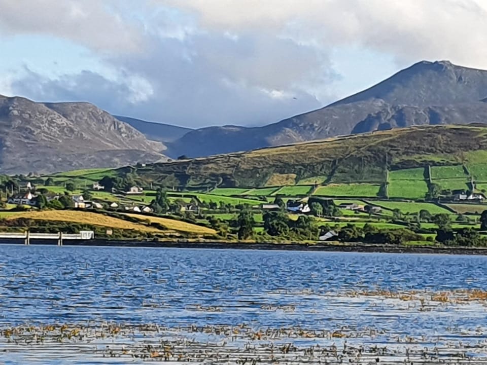 Nearby landmark, Neighbourhood, Natural landscape, Lake view, Mountain view