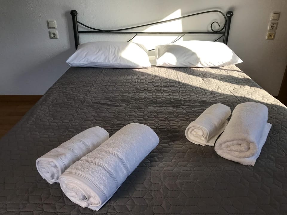 Mountain Breeze Sanctuary House in Magnesia Prefecture, Greece