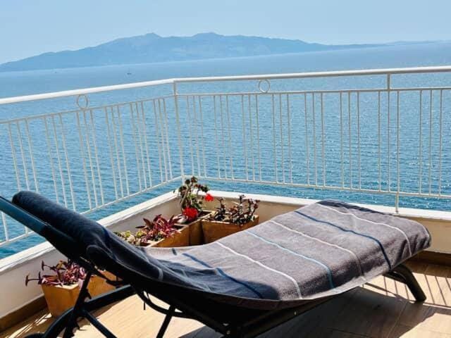 Beachfront Luxe Apartment Sarande Apartment in Sarandë