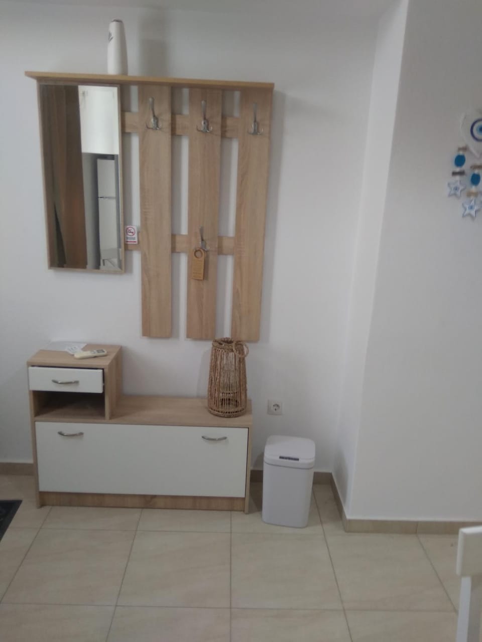 Toilet, Decorative detail