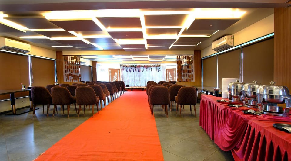Banquet/Function facilities, Meeting/conference room
