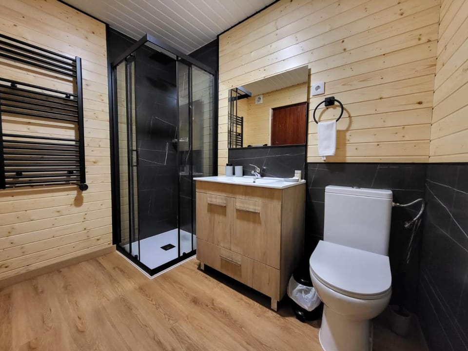 Shower, Toilet, Bathroom