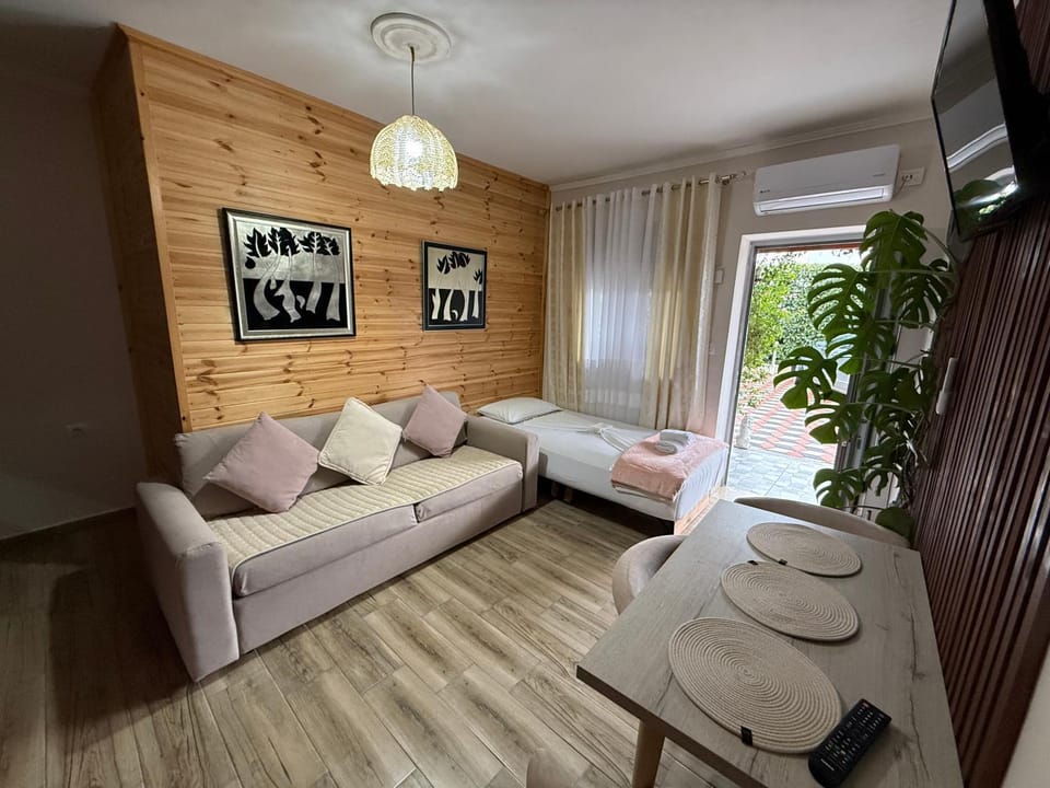 villa Heljos apartaments Bed and Breakfast in Vlorë