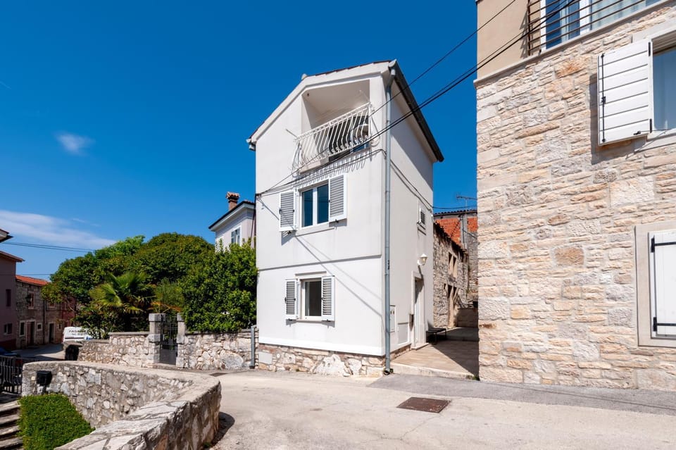 Property building, Facade/entrance, Neighbourhood