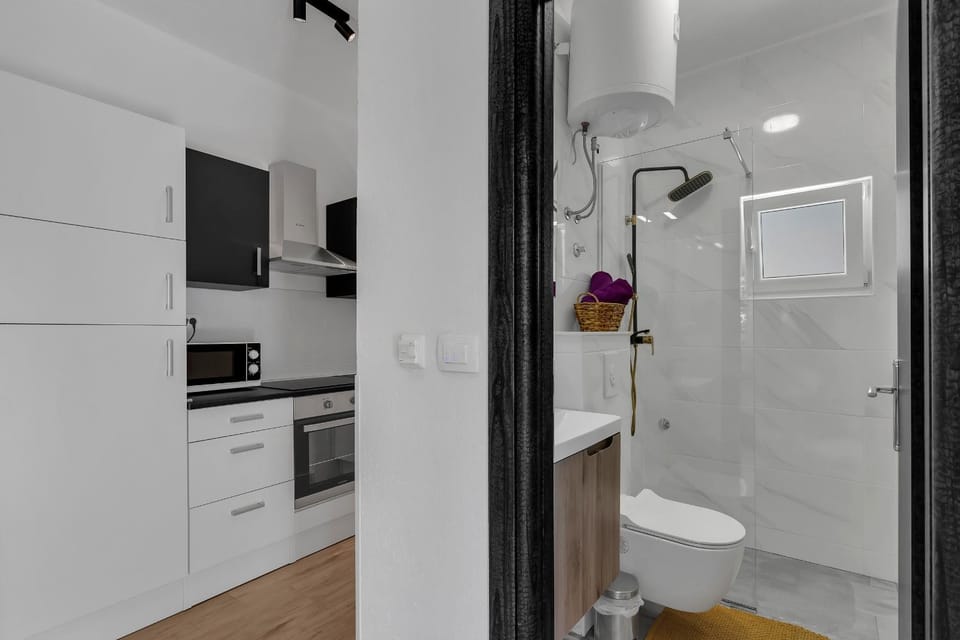 Bathroom, Kitchen or kitchenette