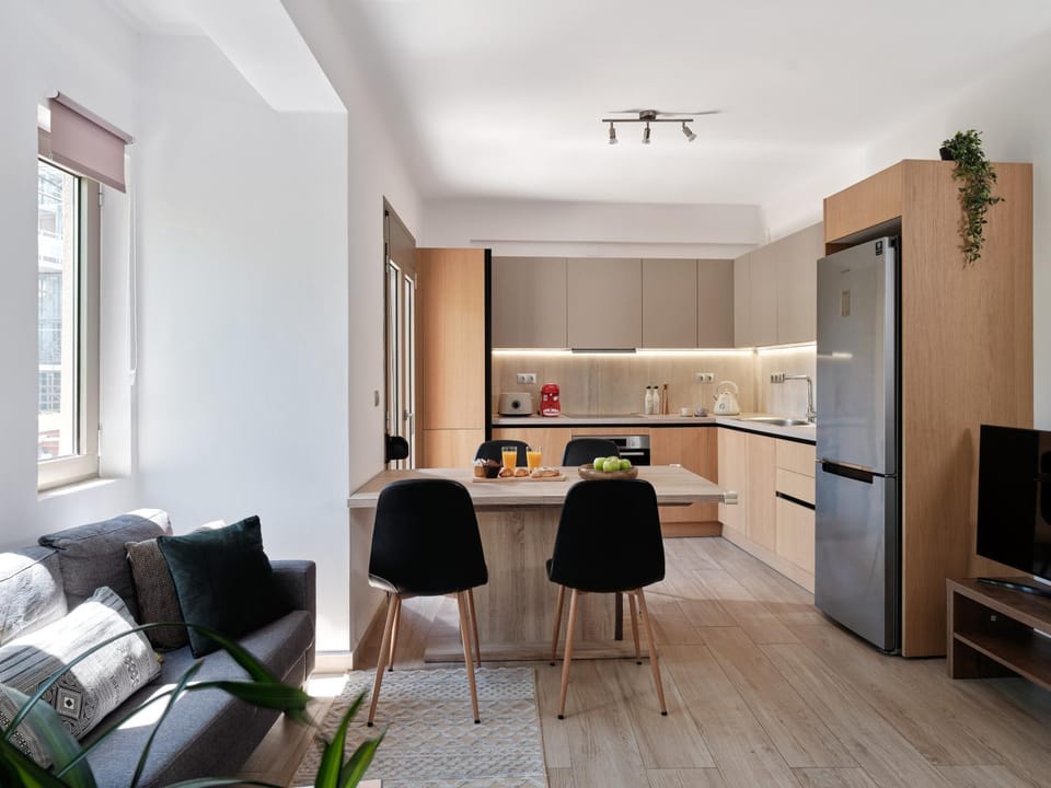 Living room, Dining area, Evening entertainment, oven, kitchen