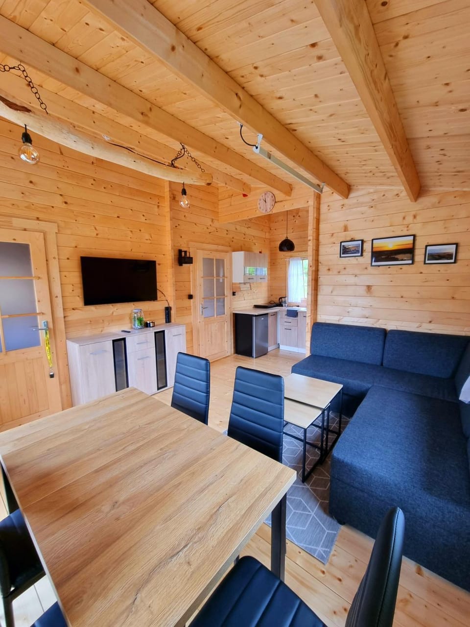Communal lounge/ TV room, Living room, Seating area, Dining area