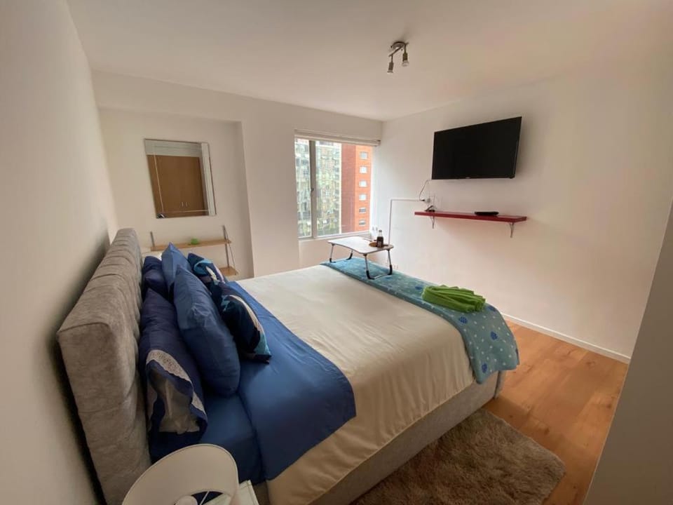 Rep del Salvador, Quito 1-bedroom condo with parking and Netflix Apartment in Quito