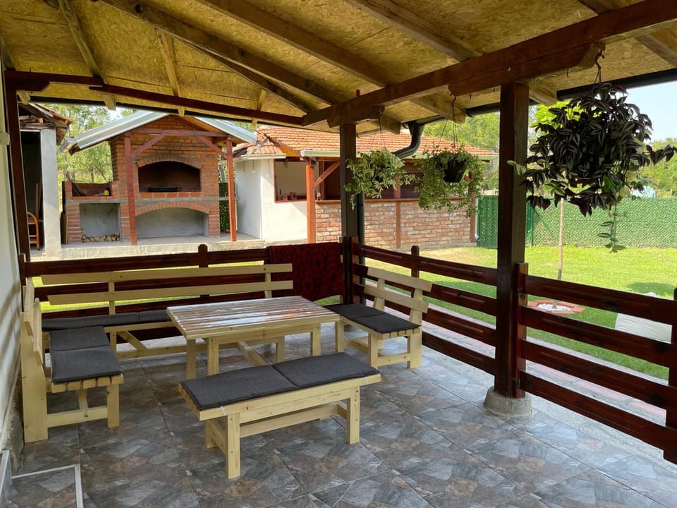 Patio, Day, Garden, View (from property/room), Balcony/Terrace, Garden view