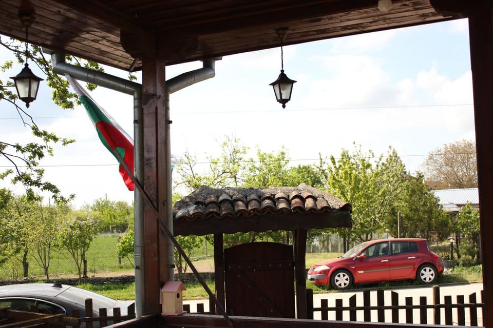 Къщата с Кладенеца - с. Генерал Кантарджиево House in Varna Province