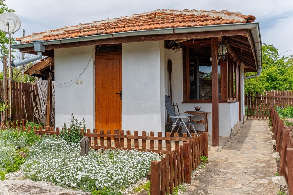 Къщата с Кладенеца - с. Генерал Кантарджиево House in Varna Province