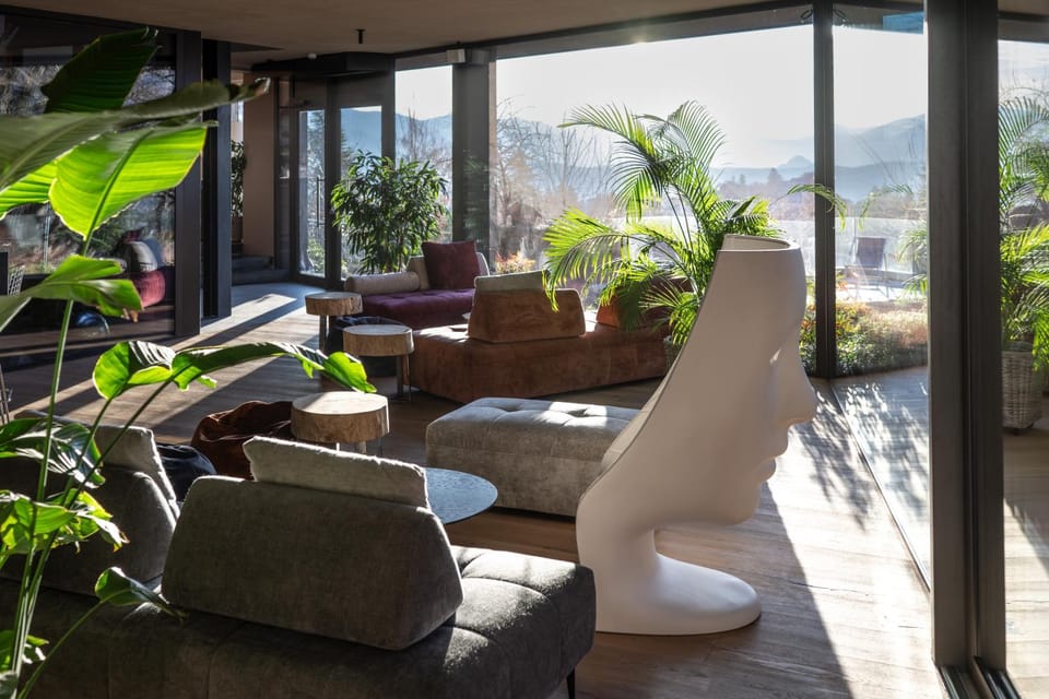 Lounge or bar, Seating area, furniture