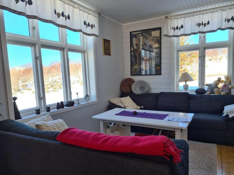 View (from property/room), Living room, Seating area