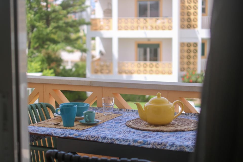 View (from property/room), Balcony/Terrace, Dining area