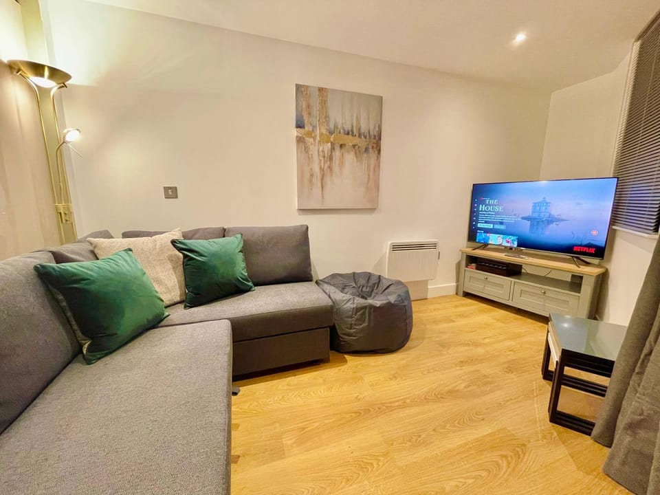 TV and multimedia, Seating area