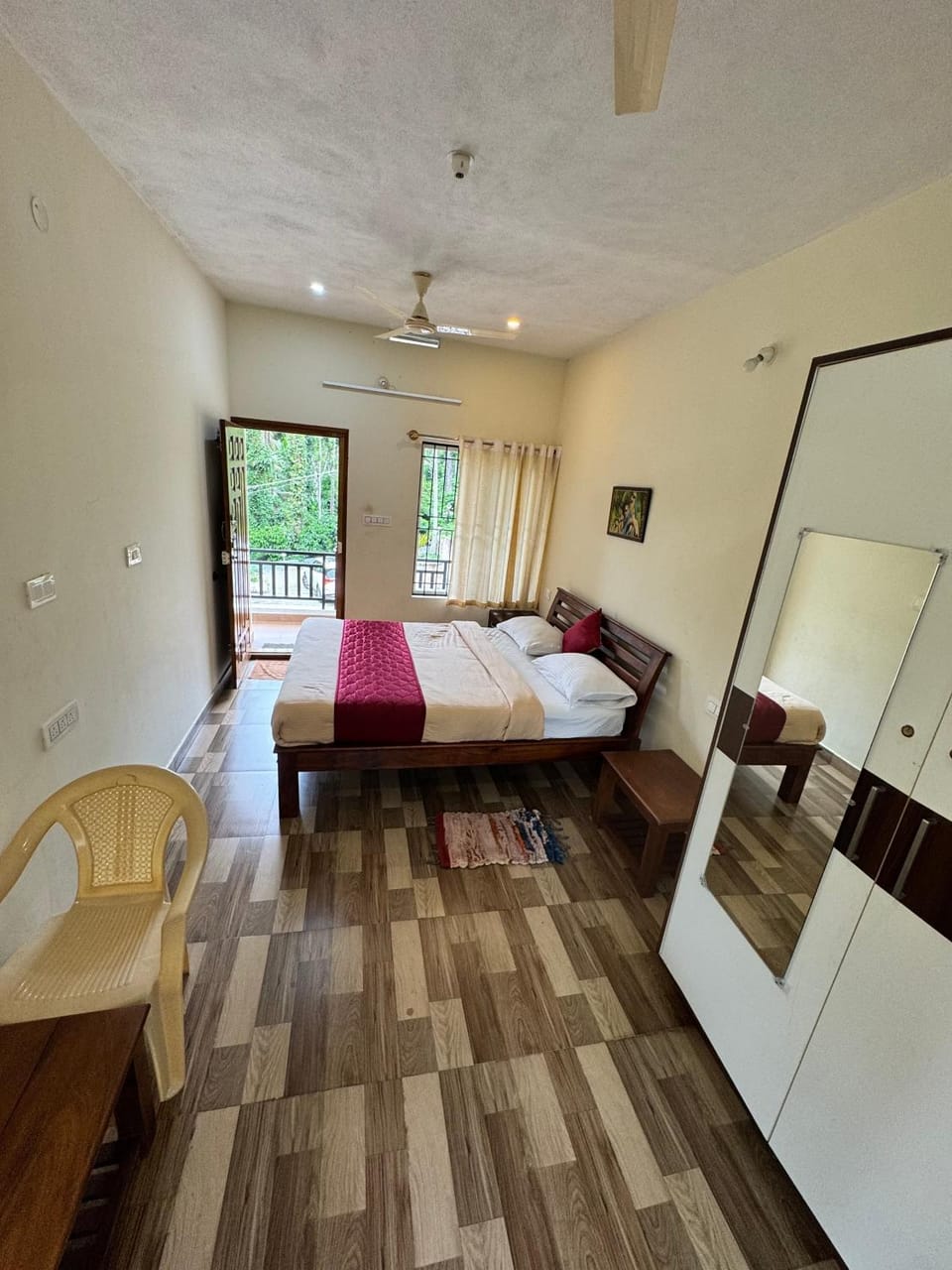 Photo of the whole room