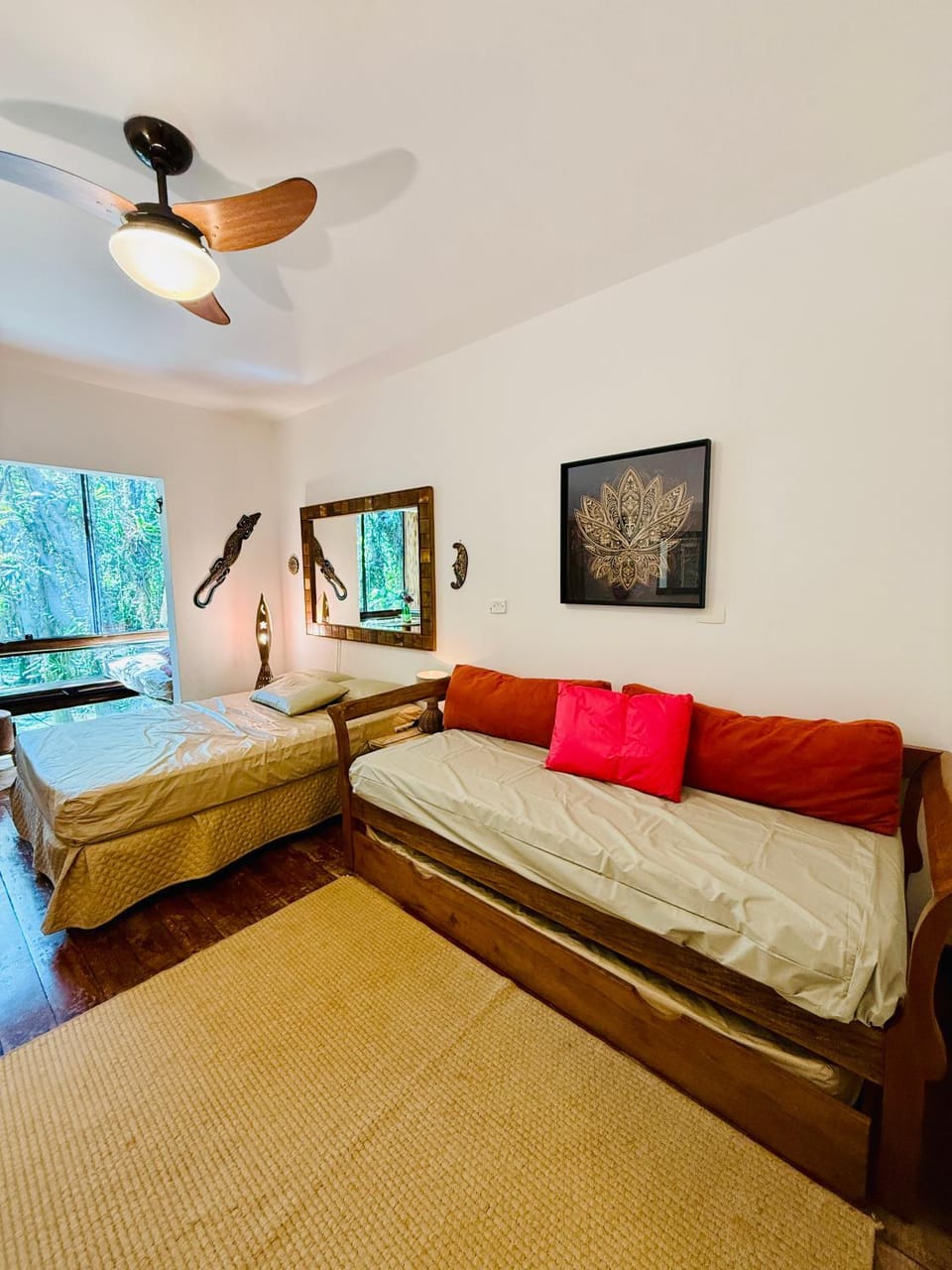Photo of the whole room, Bedroom