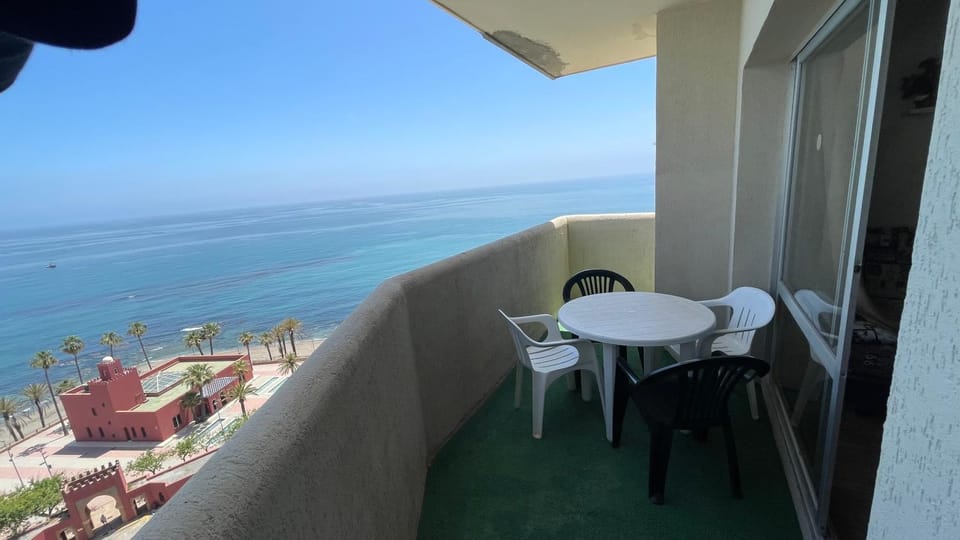 benal beach con vista frontal al mar Apartment in Benalmadena