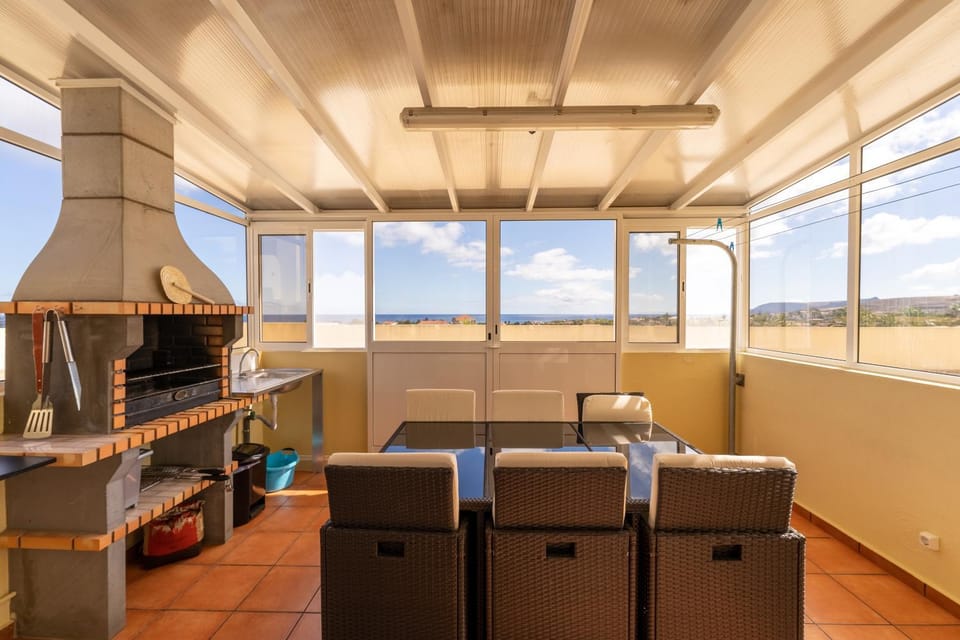 BBQ facilities, Living room