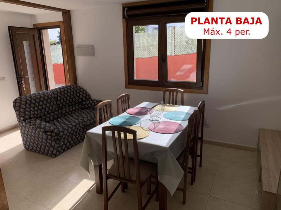 Seating area, Dining area