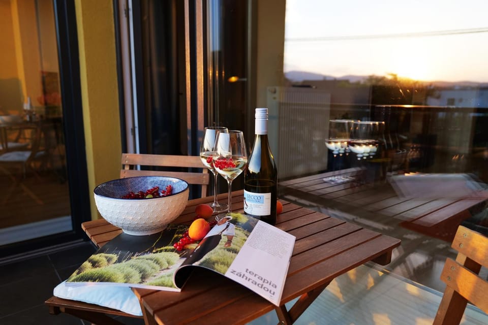 Natural landscape, View (from property/room), Balcony/Terrace