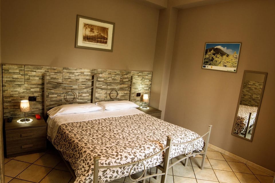 Garden, Bathroom, TV and multimedia, Bedroom