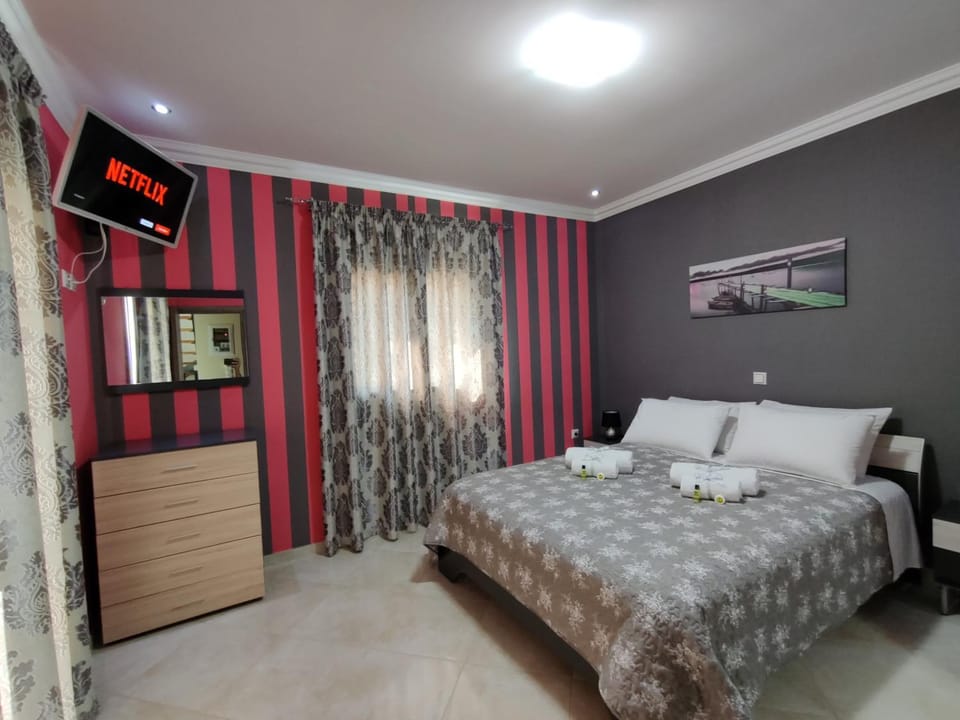 Bed, TV and multimedia, Bedroom, towels, wardrobe, air conditioner