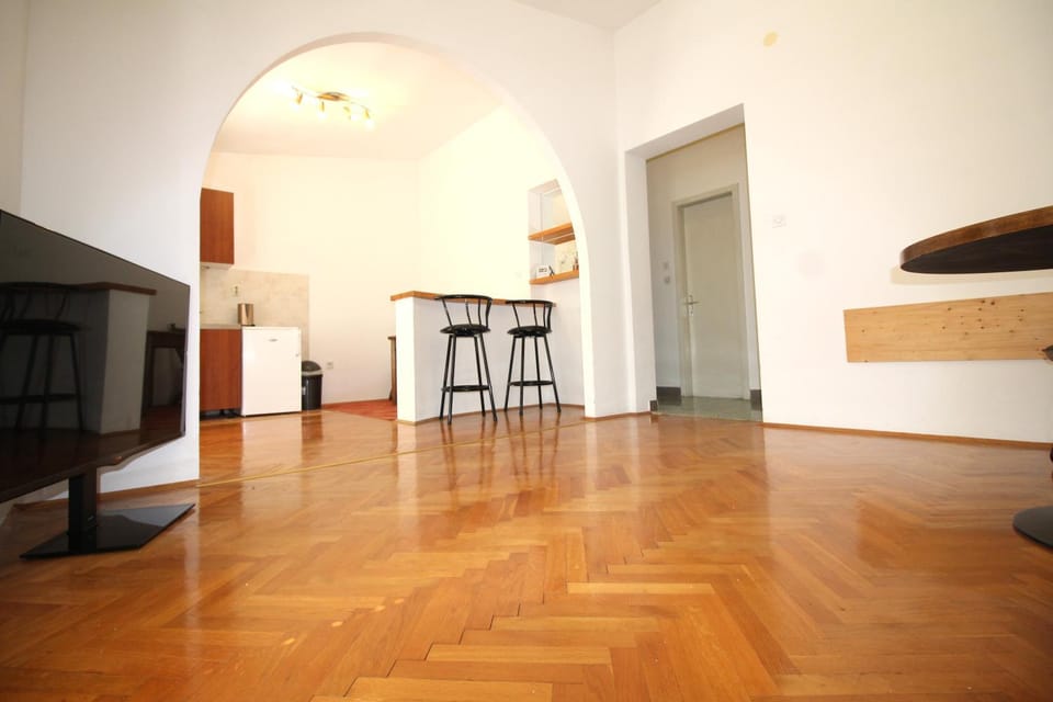 Makarska centre & free private parking Apartment in Makarska