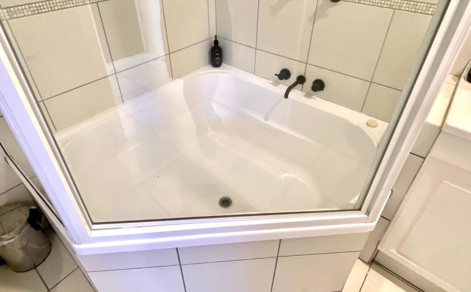 Bathroom, Bath